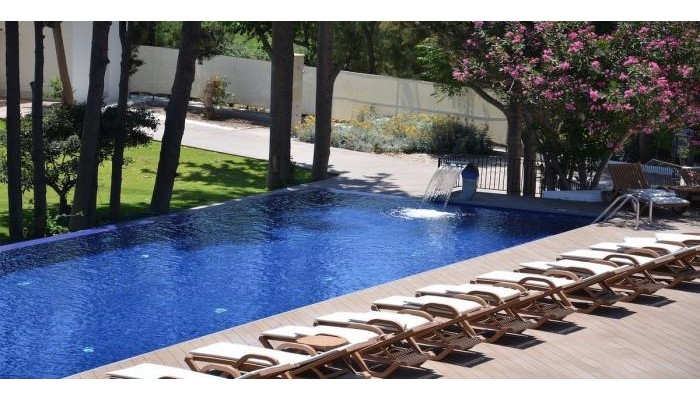 Liv Hotel By Bellazure poza 18