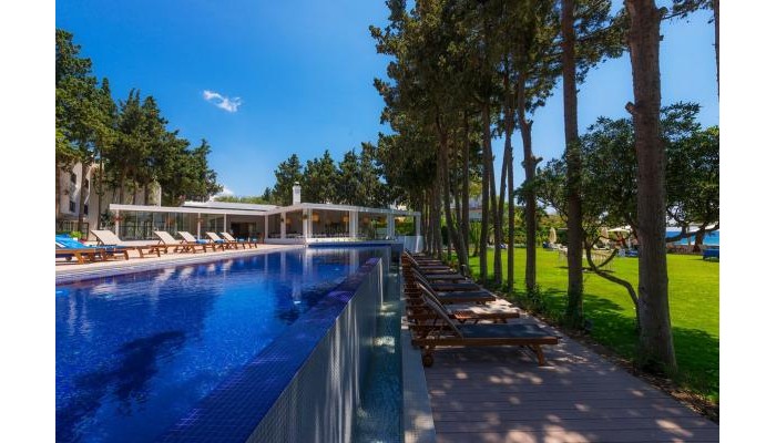 Liv Hotel By Bellazure poza 17