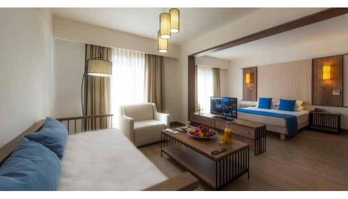 Liv Hotel By Bellazure poza 4