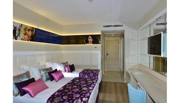 Azura Deluxe Resort & Spa poza 8