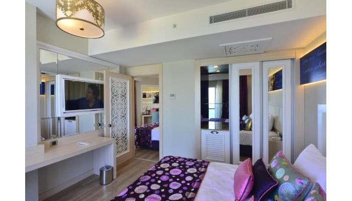 Azura Deluxe Resort & Spa poza 6