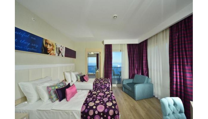 Azura Deluxe Resort & Spa poza 5