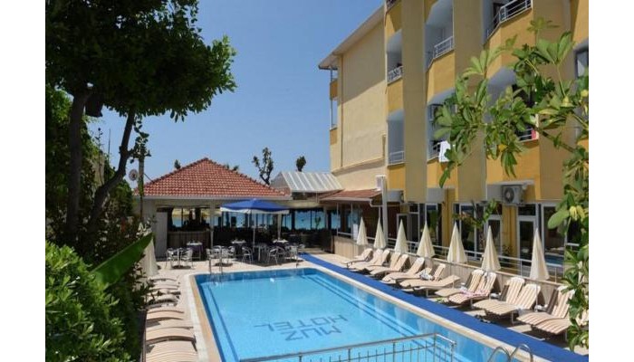 Hotel Muz poza 2