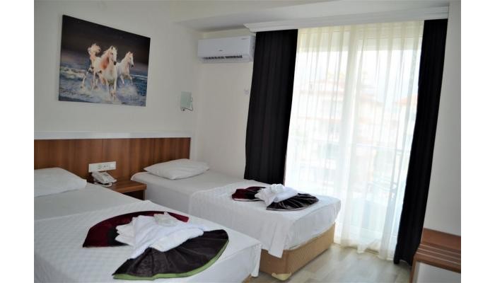 M.c.a Marquis Hotel poza 4