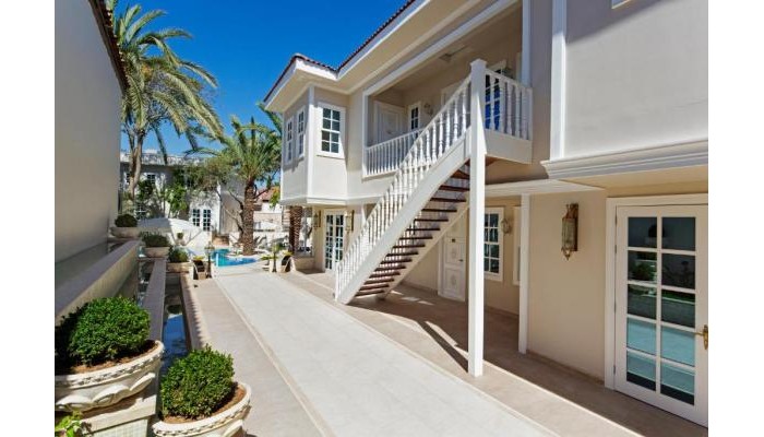 Elegance East Hotel poza 1