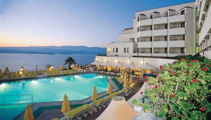 Roseira Beach Resort poza 0