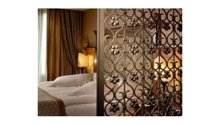 Hotel The Central Palace poza 1