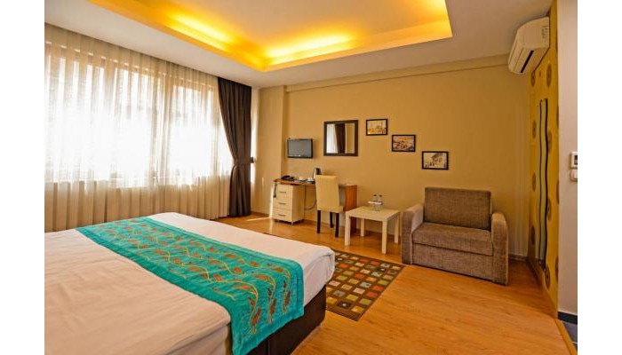 Retro Pera Hotel poza 12