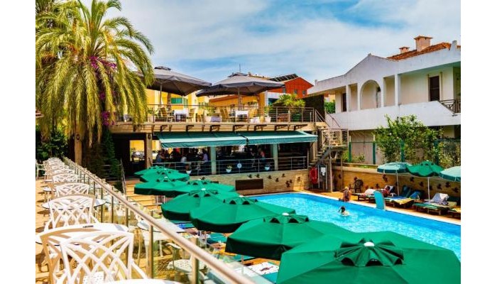 Ambassador Plaza Hotel poza 15