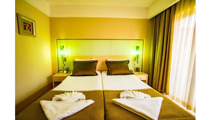 Ambassador Plaza Hotel poza 3