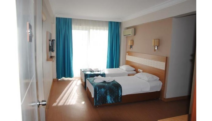 Hotel Flora Suites poza 3