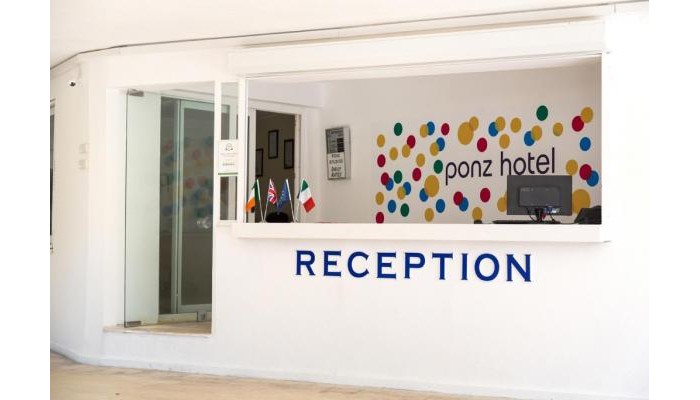 Ponz Hotel poza 10