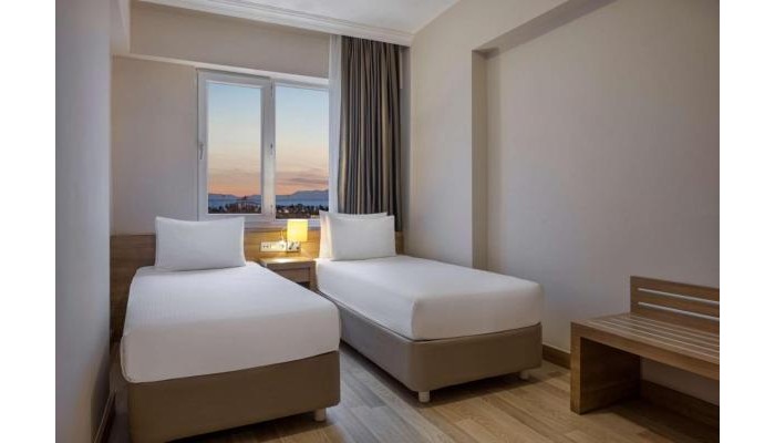 Hotel Wyndham Garden Lara (Ex Lara Family Club) poza 9