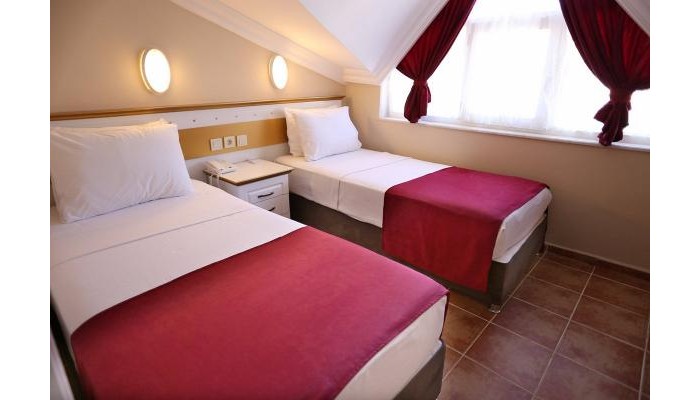 Comet Deluxe Hotel poza 3