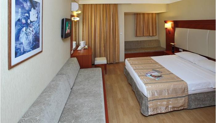 Hotel Julian Club poza 5