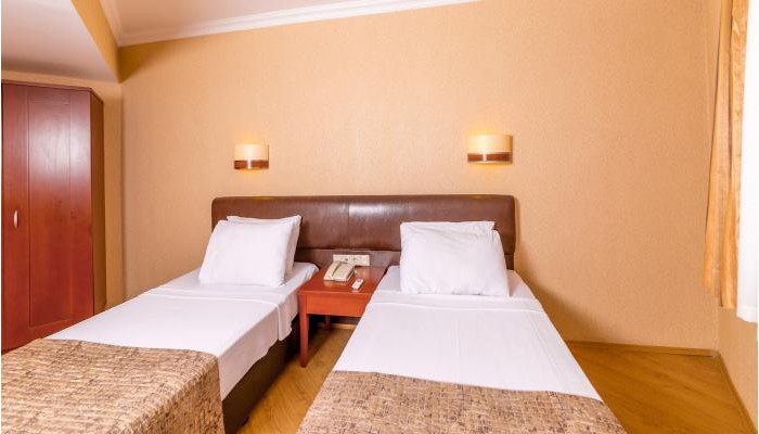 Julian Club Hotel poza 8