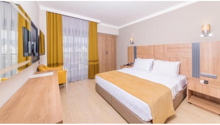 Julian Club Hotel poza 2