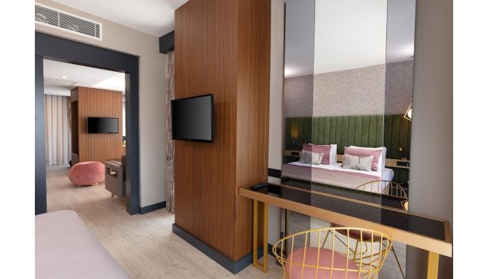 Raga Fine Dining Hotel poza 7